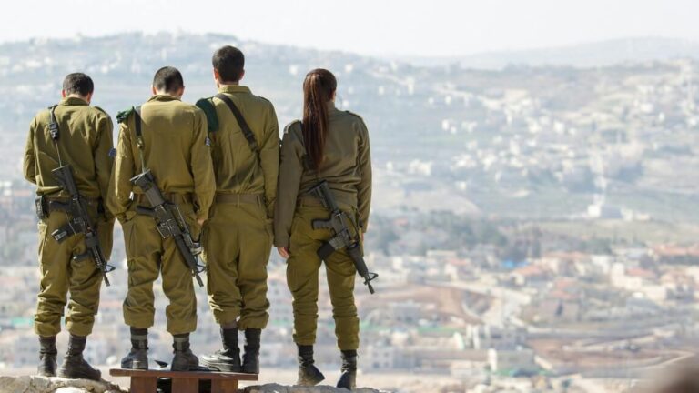 Honorer l'héritage de Yuval : Soutenez les réservistes israéliens en ces temps difficiles Un message de notre éditrice et PDG Rachel Fishman Feddersen
