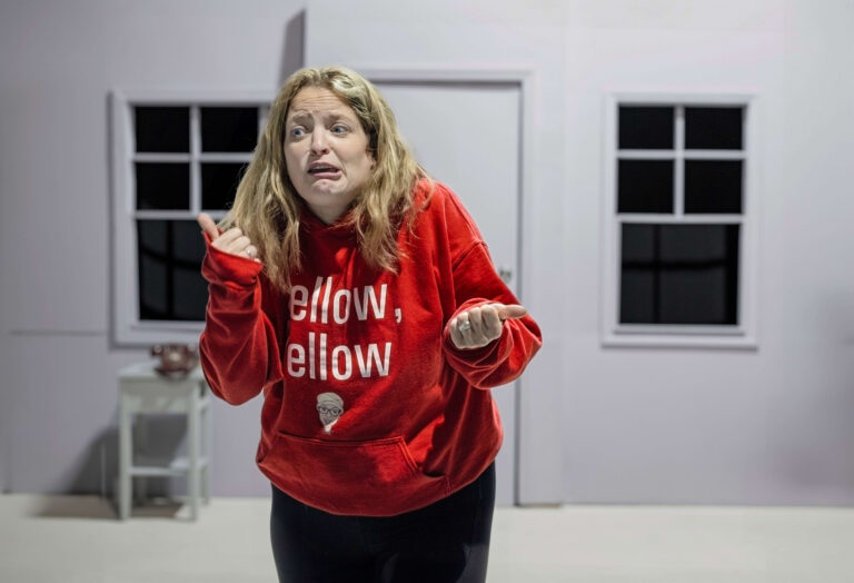 Le nouveau spectacle off-Broadway de Leah Forster est tout sauf orthodoxe Un message de notre PDG et éditrice Rachel Fishman Feddersen