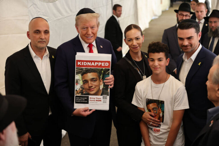 Les familles des otages américains à Gaza courtisent Trump pour conclure un accord avant l'investiture Un message de notre PDG et éditrice Rachel Fishman Feddersen