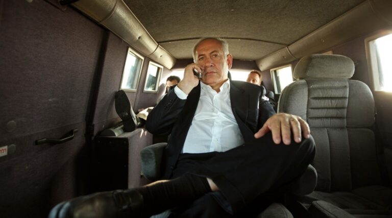 Netanyahu jette un regard froid sur les perspectives d'accord d'otages – et nous rappelle à quel point il est une malédiction pour Israël. Un message de notre éditrice et PDG Rachel Fishman Feddersen