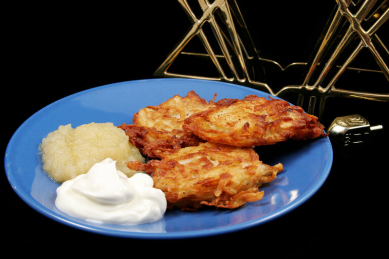 Quatre secrets pour préparer d'excellents latkes maison pour Hanoukka Un message de notre éditrice et PDG Rachel Fishman Feddersen