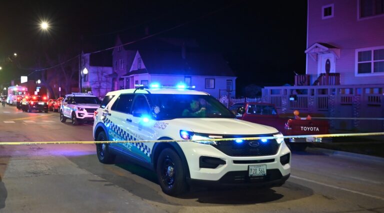Un suspect lors d'une fusillade pour crime de haine contre un homme orthodoxe retrouvé mort dans la prison de Chicago en octobre. Un message de notre PDG et éditrice Rachel Fishman Feddersen