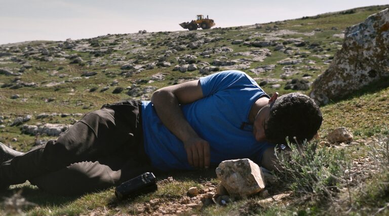 Ce documentaire nominé aux Oscars sur les démolitions en Cisjordanie n'a pas de distributeur américain - mais vient toujours au cinéma un message de notre éditeur et PDG Rachel Fishman Feddersen