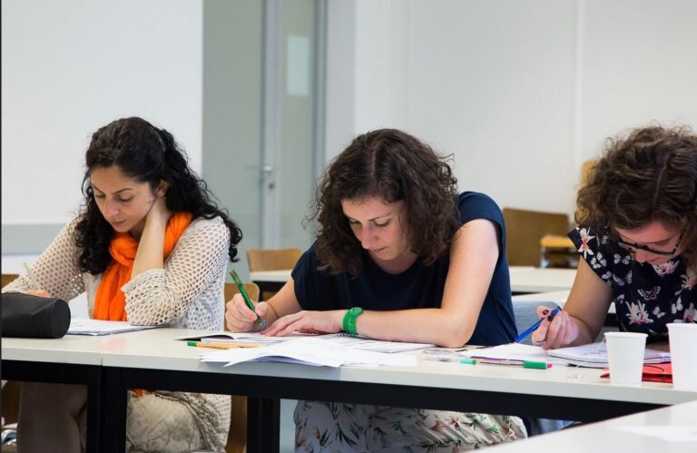 Inscription désormais ouverte pour le programme d'été yiddish à Paris un message de notre éditeur et PDG Rachel Fishman Feddersen
