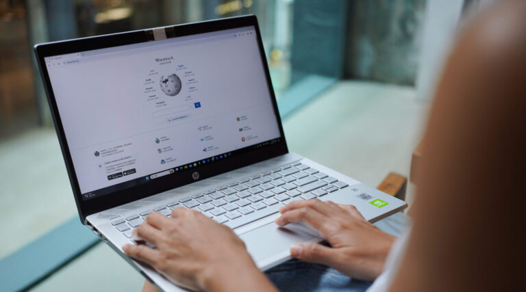 Les guerres d’édition contre Israël entraînent l’interdiction rare de 8 éditeurs de Wikipédia – des deux côtés