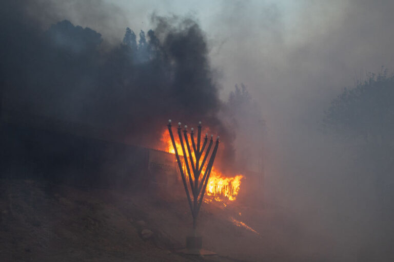 Les incendies de Los Angeles n'arrêteront pas les bar-mitsva ce Shabbat, alors que la joie et la douleur se rencontrent. Un message de notre éditrice et PDG Rachel Fishman Feddersen