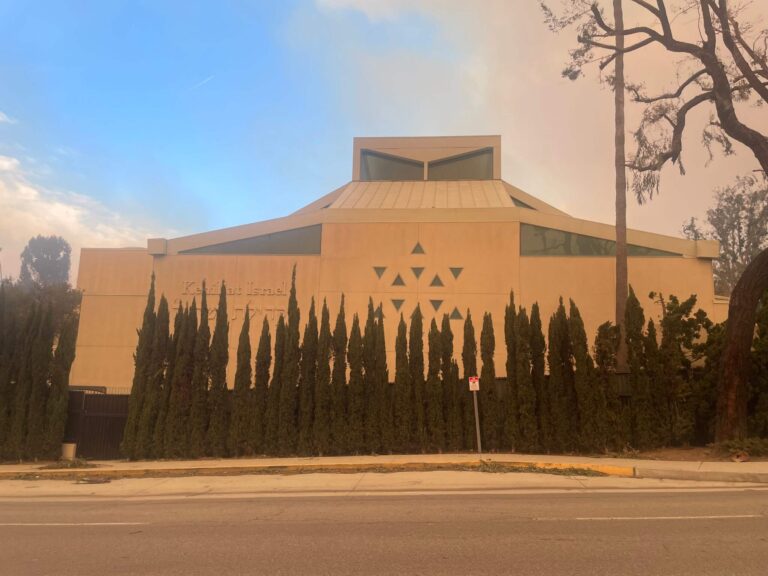 Leur synagogue Pacific Palisades est debout, mais les trois rabbins ont perdu leur maison. Un message de notre éditrice et PDG Rachel Fishman Feddersen