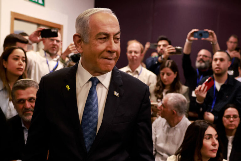 Pourquoi Netanyahu est-il sur le point d’accepter un cessez-le-feu favorable au Hamas ? Un mot : Trump Un message de notre éditrice et PDG Rachel Fishman Feddersen