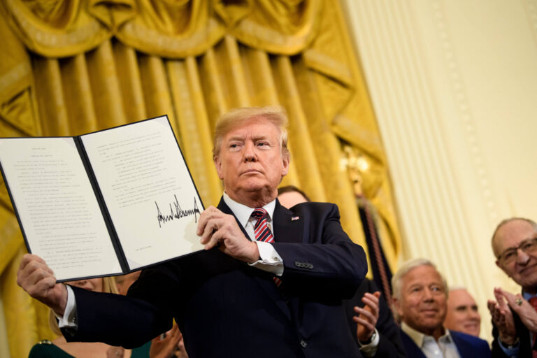 Trump Antisémitisme Ordre exécutif pour cibler les universités «de gauche et anti-américaines» Un message de notre éditeur et PDG Rachel Fishman Feddersen