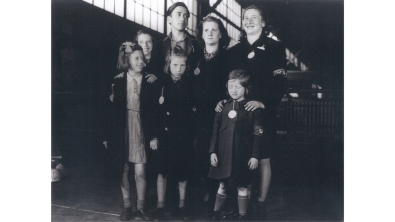Comment sept frères et sœurs ont survécu à l'Holocauste - et comment la prochaine génération raconte à son histoire un message de notre éditeur et PDG Rachel Fishman Feddersen