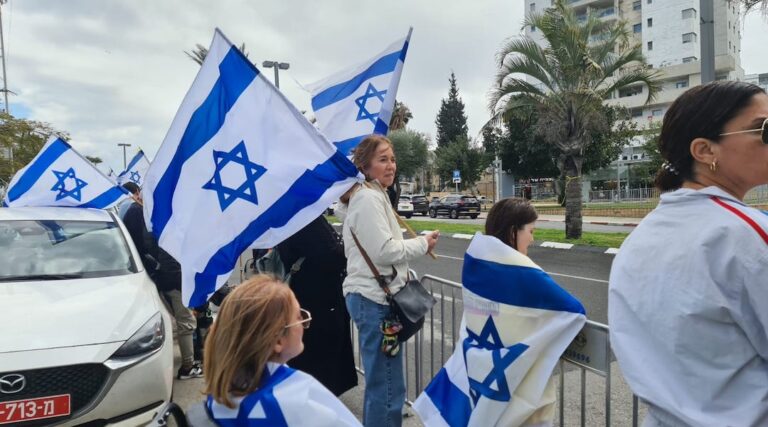 Israël se fait affirmer que les corps étaient des otages Shiri, Ariel et Kfir Bibas, Oded Lifshitz revient de Gaza un message de notre éditeur et PDG Rachel Fishman Feddersen