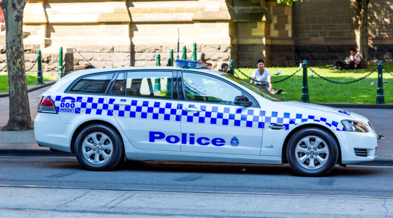 L'homme australien a été arrêté après avoir prétendument lancé du bacon pendant le crime de haine antisémite un message de notre éditeur et PDG Rachel Fishman Feddersen