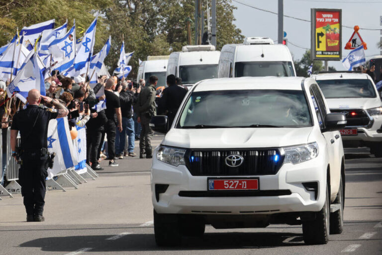 Le Hamas a envoyé un corps «anonyme, non identifié» dans la place de Shiri Bibas, IDF dit un message de notre éditeur et PDG Rachel Fishman Feddersen