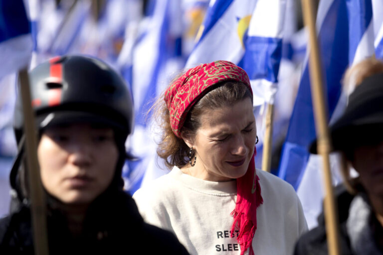 Les mamans juives regardent nos enfants et pensent à Anne Frank. Maintenant, nous penserons à Kfir et Ariel Bibas, aussi un message de notre éditeur et PDG Rachel Fishman Feddersen