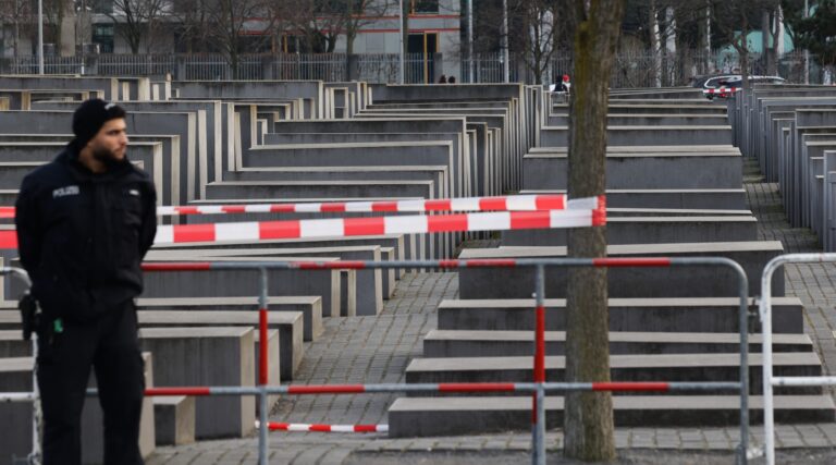 Suspect à Berlin Holocaust Memorial coup de couteau a cherché à tuer les Juifs un message de notre éditeur et PDG Rachel Fishman Feddersen