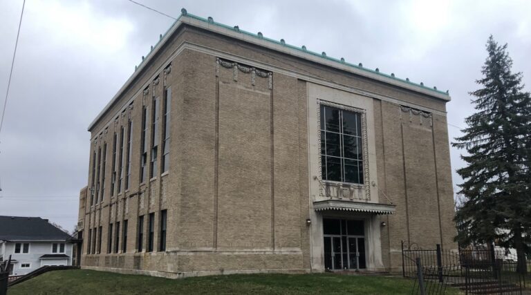 5 arrêté pour avoir prétendument filmé un clip de la synagogue historique de l'Indianapolis un message de notre éditeur et PDG Rachel Fishman Feddersen