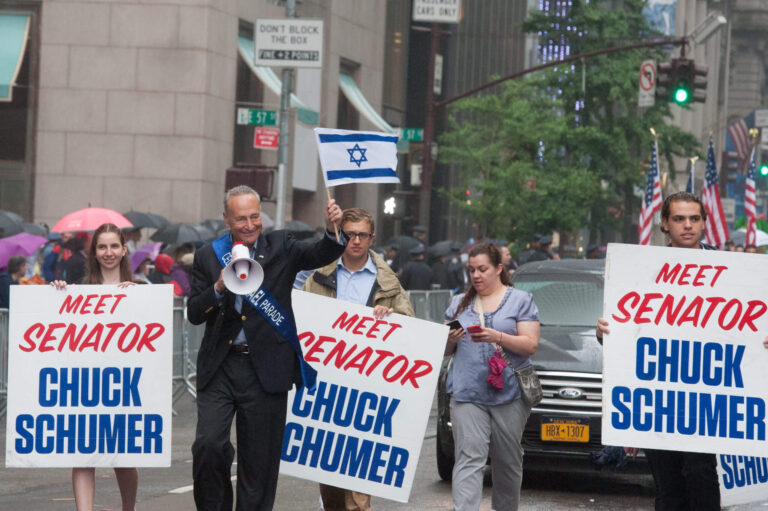 Analyse des nouvelles Qu'est-ce que le nouveau livre de Chuck Schumer dit réellement sur l'antisémitisme à gauche?