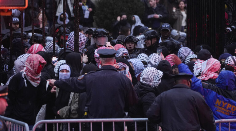 Barnard s'effondre après que la menace de bombe efface la protestation pro-palestinienne dans la bibliothèque un message de notre éditeur et PDG Rachel Fishman Feddersen