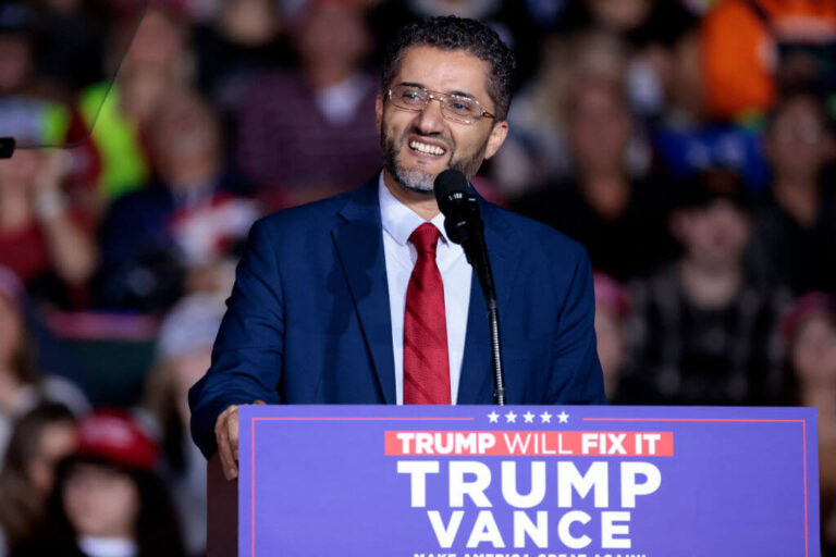Ce maire a aidé Trump à remporter les électeurs arabes américains du Michigan. Sa récompense: une ambassadeur. Un message de notre éditeur et PDG Rachel Fishman Feddersen