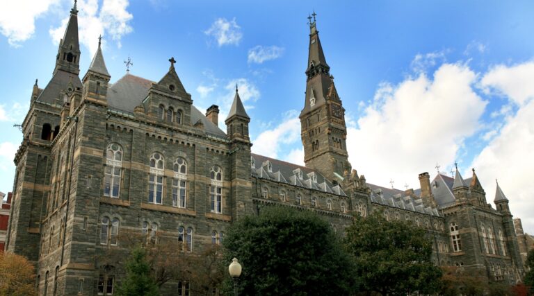 DHS arrête le chercheur de Georgetown qui est marié à la fille d'un responsable du Hamas, un message de notre éditeur et PDG Rachel Fishman Feddersen