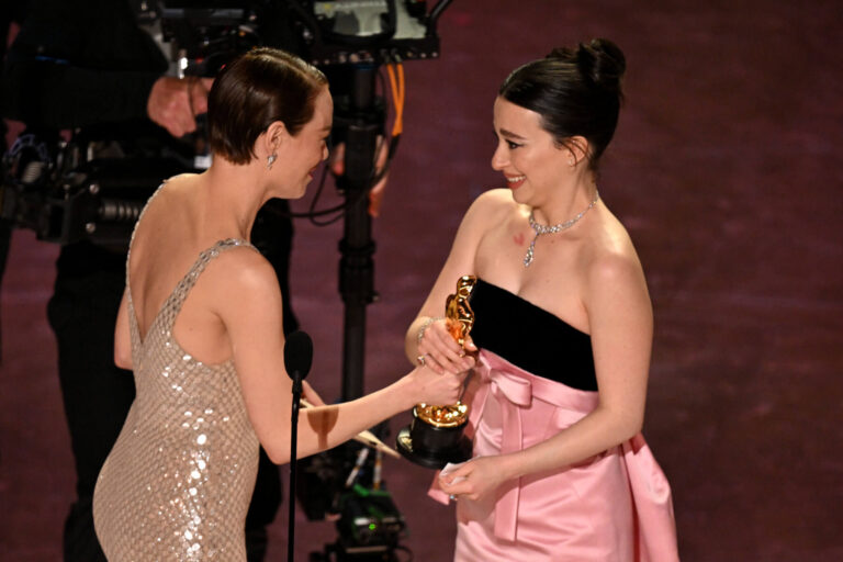 Dans un Hollywood Trumpian, des hommes honorés pour avoir joué des génies torturés, des femmes pour avoir joué aux travailleuses du sexe un message de notre éditeur et PDG Rachel Fishman Feddersen