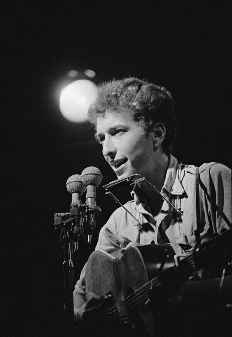 En 1964, alors qu'il n'avait que 23 ans, Bob Dylan a écrit l'hymne prophétique qui résume l'Amérique de Trump un message de notre éditeur et PDG Rachel Fishman Feddersen