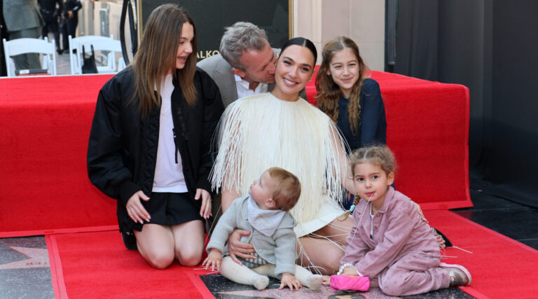 Gal Gadot dévoile la star sur Hollywood Walk of Fame, devenant le premier acteur israélien honoré là-bas