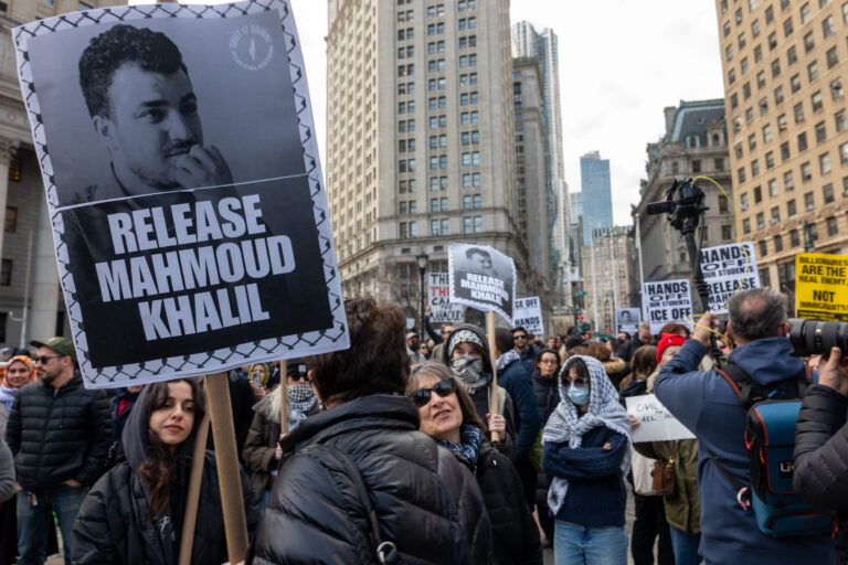 L'arrestation de Mahmoud Khalil est un shanda pour la démocratie (et, oui, pour les Juifs) un message de notre éditeur et PDG Rachel Fishman Feddersen