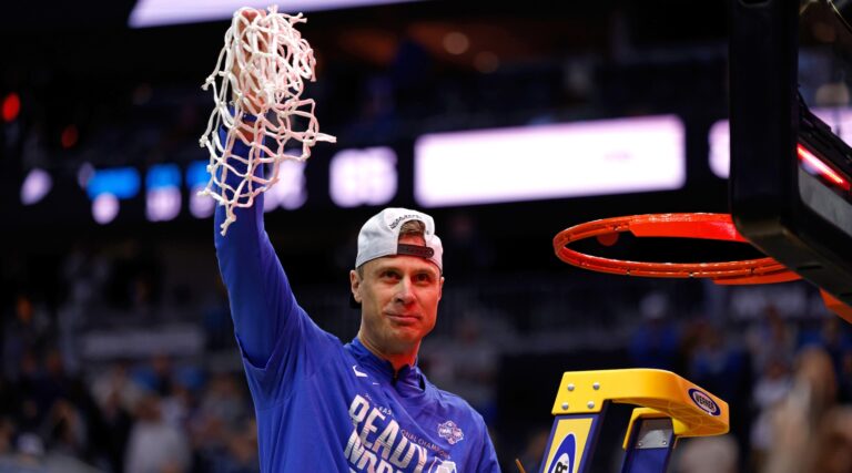 Le Final Four masculin de la NCAA a 3 entraîneurs juifs, l'attaquant est libre de lire, mais il n'est pas libre de produire