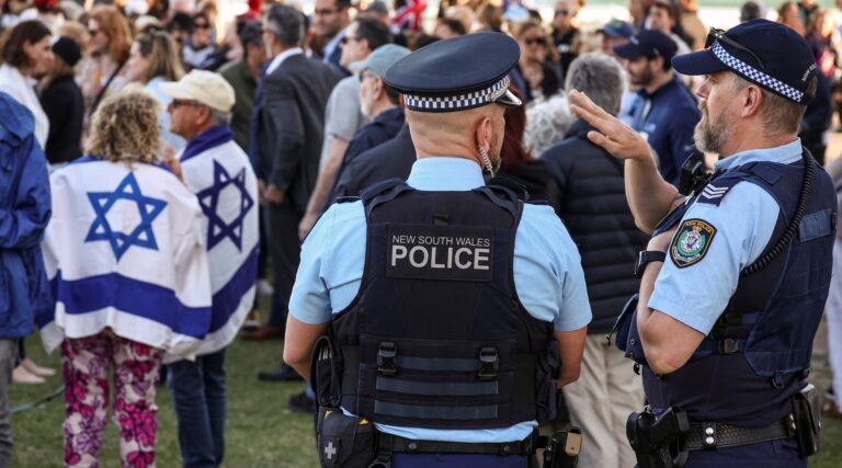 Le complot terroriste antisémite en Australie a été faux et mis en scène par un patron du crime, la police a déclaré un message de notre éditeur et PDG Rachel Fishman Feddersen
