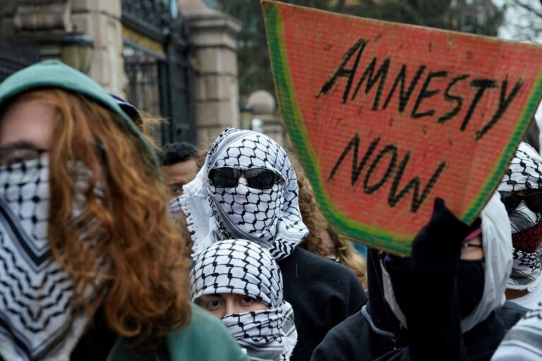 Le plan du Département d'État pour expulser les étudiants «Pro-Hamas» s'appuie sur une loi de 1952 qui ciblait les Juifs un message de notre éditeur et PDG Rachel Fishman Feddersen