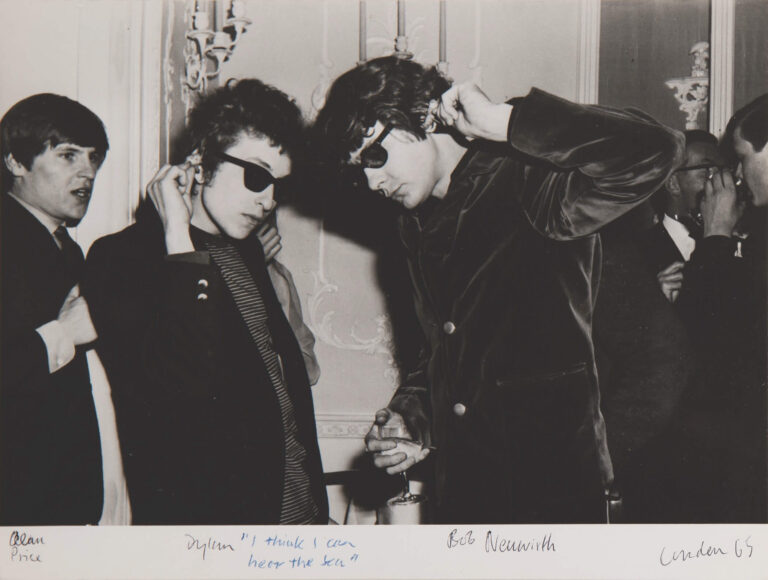 Lors d'une vente aux enchères de souvenirs, Bob Dylan retrouve un autre Bob remarquable - et les femmes méconnues derrière leur carrière un message de notre éditeur et PDG Rachel Fishman Feddersen