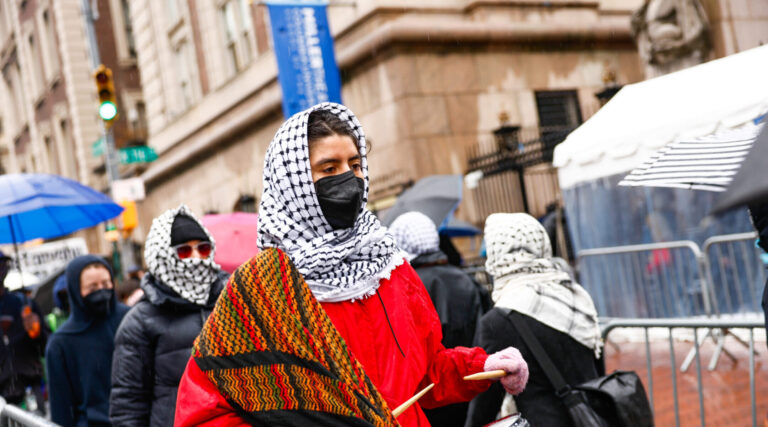 Pour la première fois, un manifestant pro-palestinien de premier cycle fait face à la déportation que l'attaquant est libre de lire mais pas libre de produire