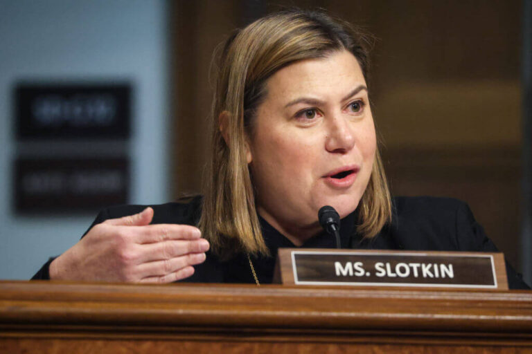 Qui est la sénatrice Elissa Slotkin, la juive «étoile montante» parlant pour les démocrates en réponse au discours de Trump? Un message de notre éditeur et PDG Rachel Fishman Feddersen