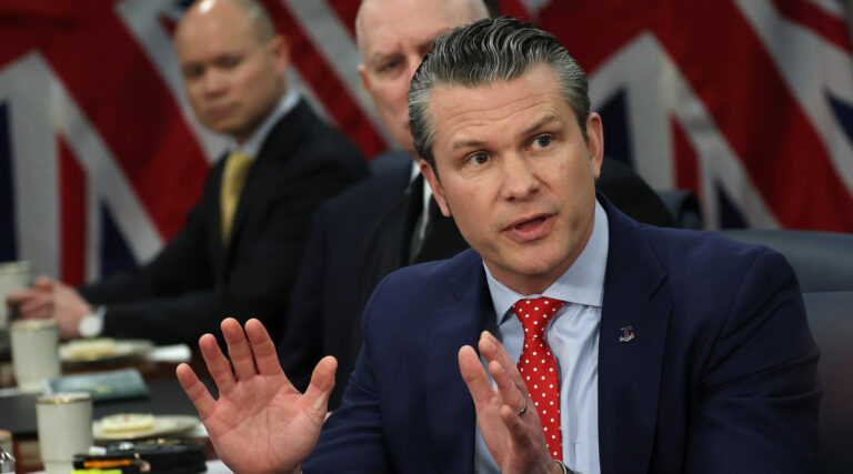 Afficher l'honneur des femmes juives, les diplômés de l'Académie navale supprimés devant Hegseth Visit l'attaquant est gratuit, mais il n'est pas gratuit de produire