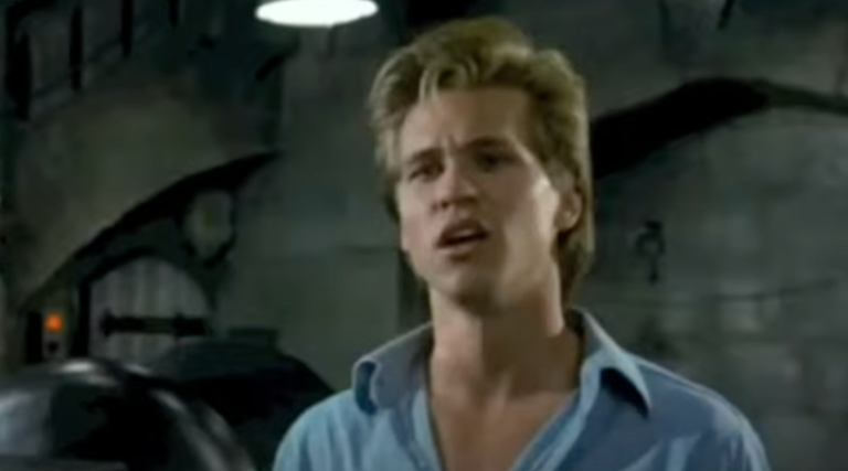 `` C'est Simchas Torah ': le moment juif de Val Kilmer que vous avez peut-être manqué l'attaquant est libre de lire, mais ce n'est pas libre de produire