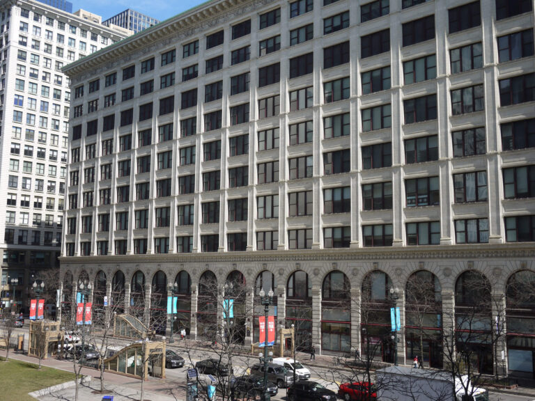 Chicago Man chargé de crime de haine pour attaque de deux étudiants de DePaul juifs que l'attaquant est libre de lire, mais ce n'est pas gratuit