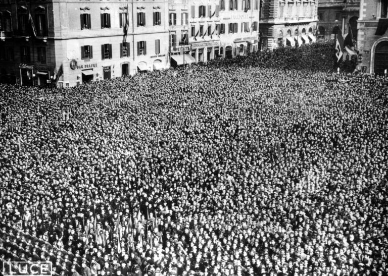 D'un survivant de l'Holocauste italien, un cauchemar kafkaesque d'emprisonnement sous le fascisme, l'attaquant est libre de lire, mais il n'est pas libre de produire