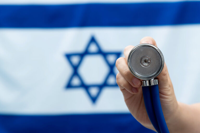 Dans un quartier Haredi Jérusalem, les visites des médecins sont gratuites, mais l'attente peut vous coûter l'attaquant est gratuit, mais il n'est pas gratuit