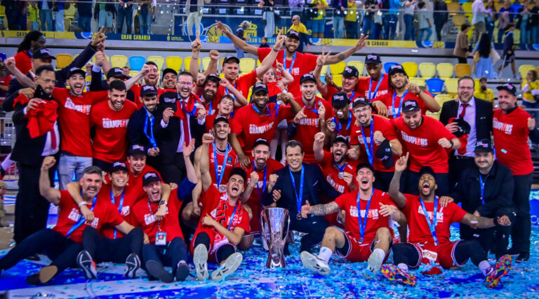 Hapoel Tel Aviv nabs un titre européen, alors que 2 stars juives entrent dans le repêchage de la NBA, l'attaquant est libre de lire, mais il n'est pas libre de produire