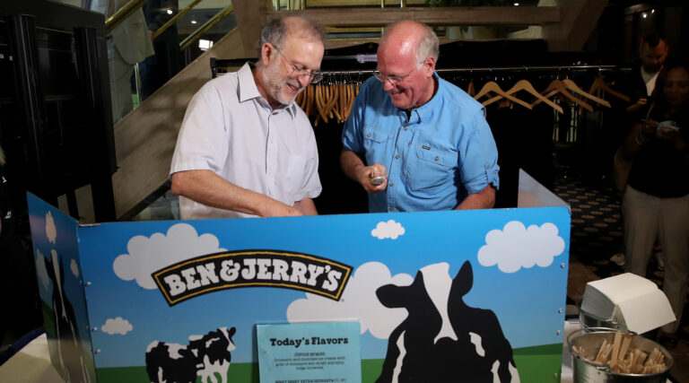 Le Ben de Ben & Jerry's demande à Unilever de laisser sa marque de crème glacée à l'avant est gratuite, mais ce n'est pas gratuit