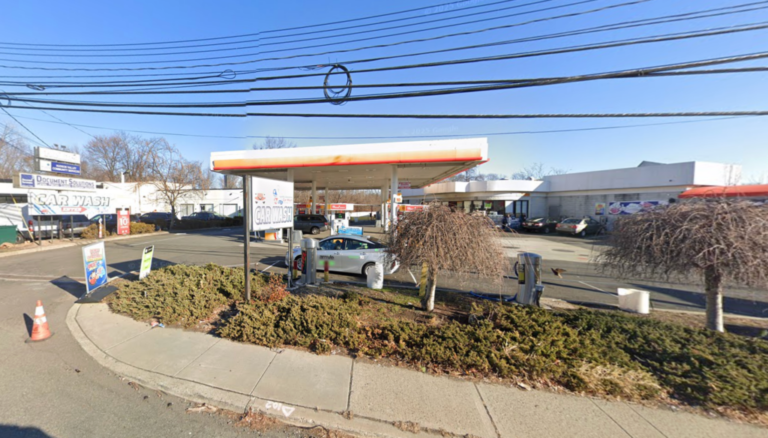 The Super 4 Seasons car wash in Spring Valley, New York. (Screenshot)