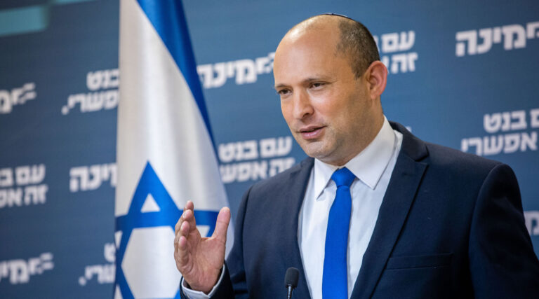 Naftali Bennett est de retour: l'ancien Premier ministre israélien fera une autre course à Netanyahu l'attaquant est libre de lire, mais il n'est pas libre de produire