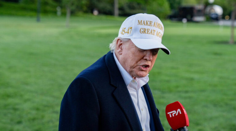 Trump sur l'Iran: `` Si nous ne concluons pas un accord, je vais diriger le pack 'dans la guerre, l'attaquant est libre de lire, mais ce n'est pas gratuit