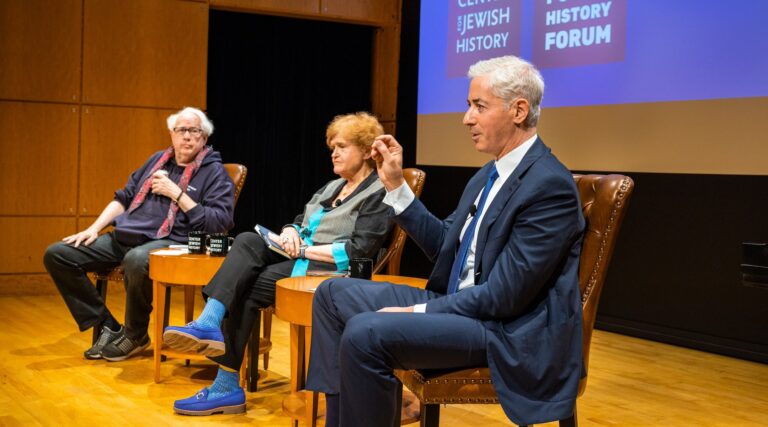 Au symposium du campus, les panélistes juifs repoussent alors que le milliardaire Bill Ackman défend la querelle de Trump avec Harvard