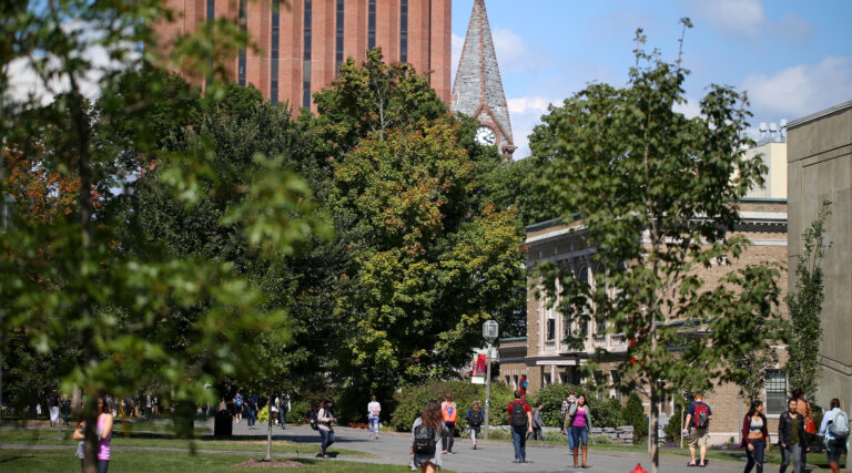 Betar «presque exclusivement déclenché» détention des étudiants UMass, Judge dit que l'attaquant est libre de lire, mais il n'est pas libre de produire