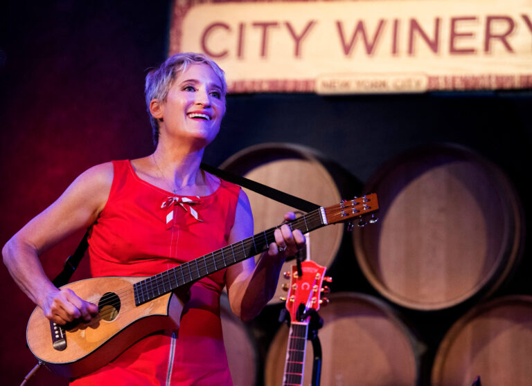 Jill Sobule était autant une icône juive qu'un étrange que l'attaquant est libre de lire, mais il n'est pas libre de produire