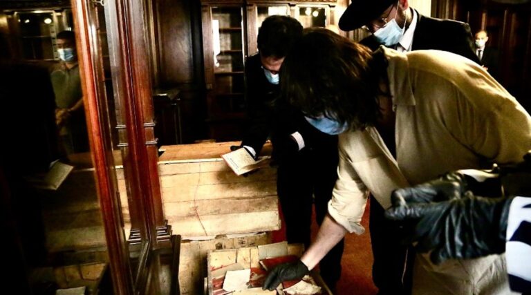 La Cour suprême argentine découvre plus de 80 boîtes de documents nazis oubliés que l'attaquant est libre de lire, mais il n'est pas gratuit