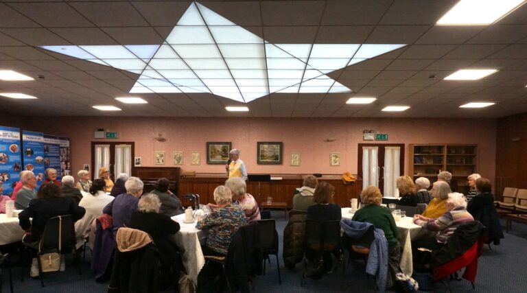 La seule synagogue assiégée d'Irlande du Nord vise à éviter la baisse en engageant des voisins chrétiens
