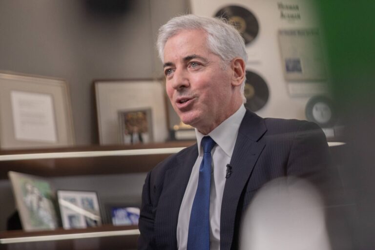 Le discours d'ouverture de Bill Ackman sur l'antisémitisme au Symposium académique range les érudits juifs